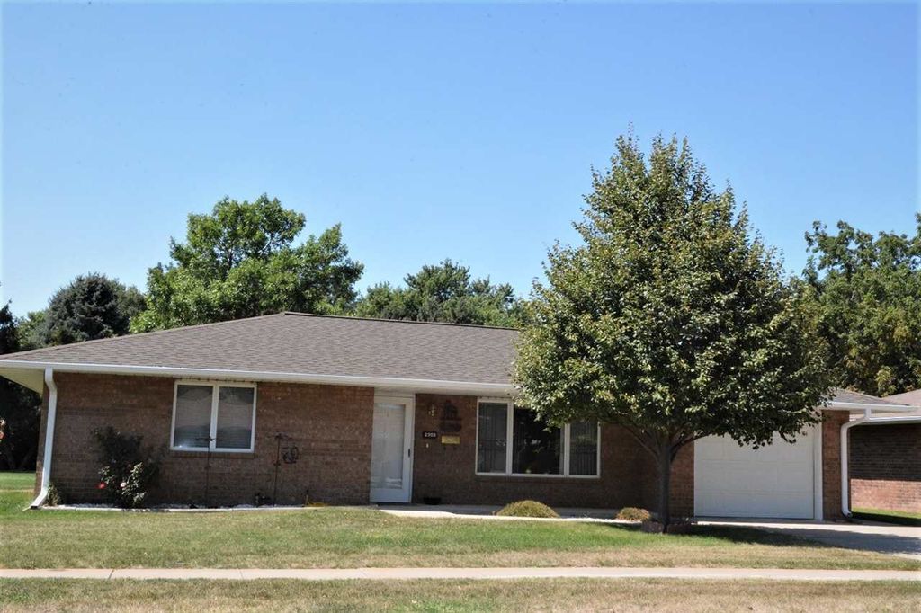 3908 H Ave, Kearney, NE 68847