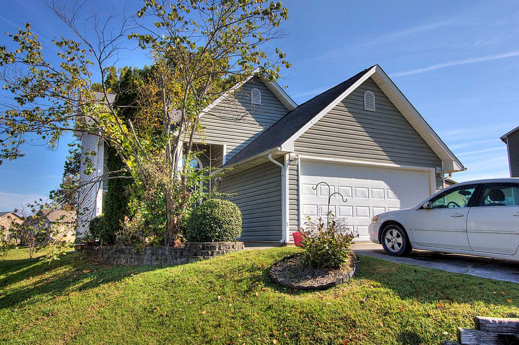 1333 William Holt Blvd, Sevierville, TN 3 Bed, 3 Bath 1333 William Holt Blvd, Sevierville, TN 3 Bed, 3 Bath