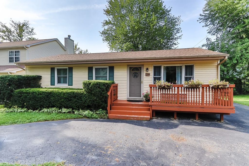 104 Woody Way, Lake In The Hills, IL 60156