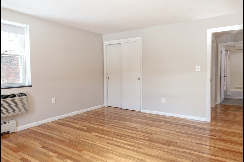 57 Mill St, Woburn, MA 01801
