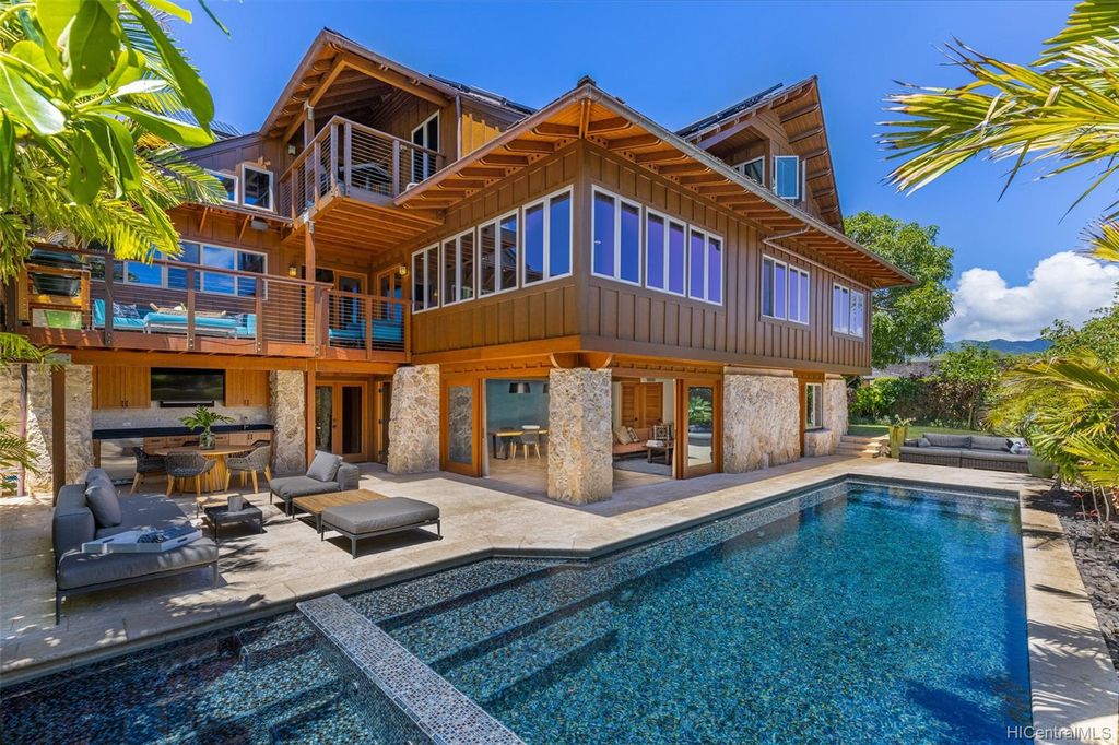3895 Poka St, Honolulu, HI 96816