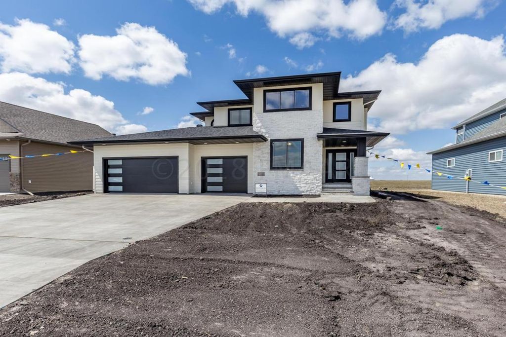 2160 14th St W, West Fargo, ND 58078