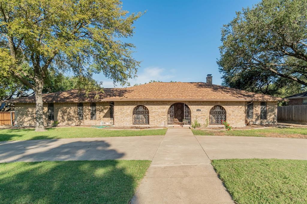 1705 Iroquois Dr, Garland, TX 75043