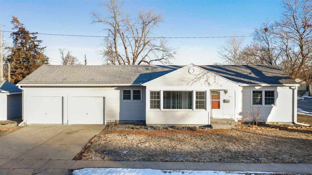 1112 6th St, Columbus, NE 68601