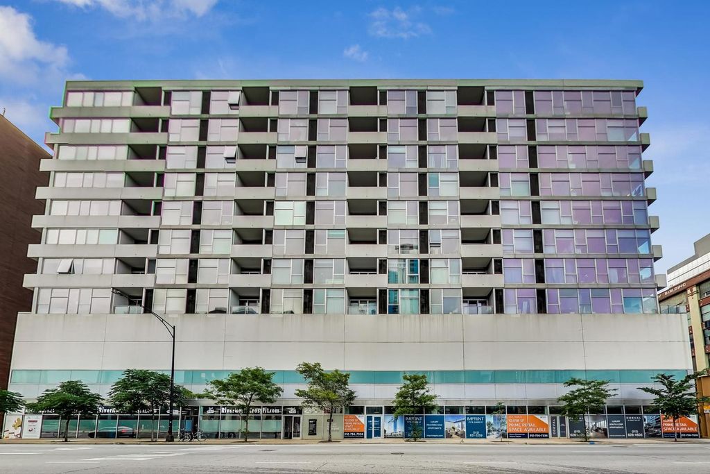630 N Franklin St #711, Chicago, IL 60654