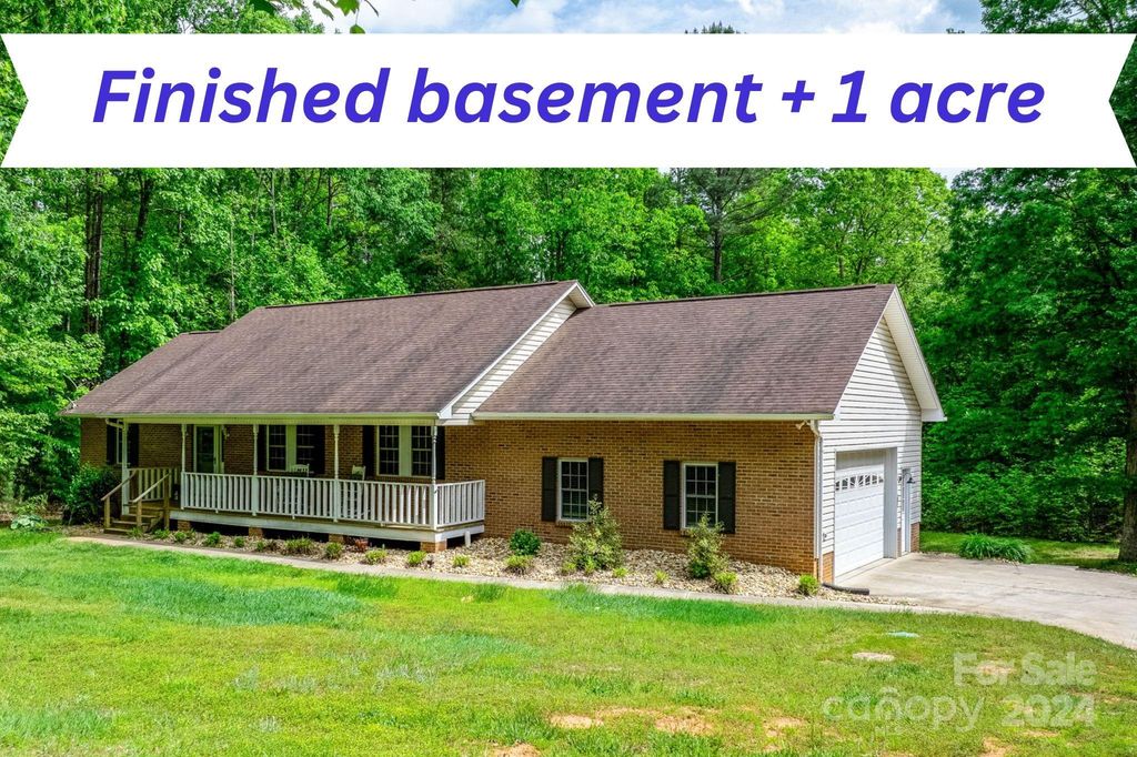2455 Old Pond Dr, Lincolnton, NC 28092