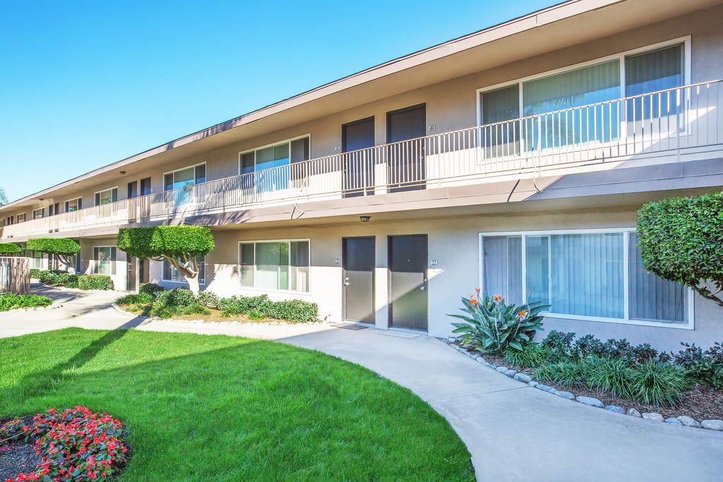 401 Atlanta Ave #11, Huntington Beach, CA 92648