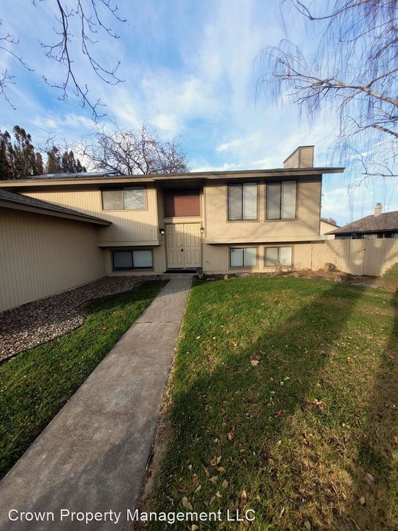 1724 W 19th Ave, Kennewick, WA 99337