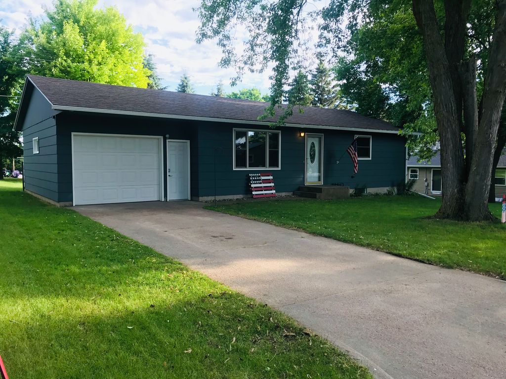703 E 11th St, Dell Rapids, SD 57022 Trulia