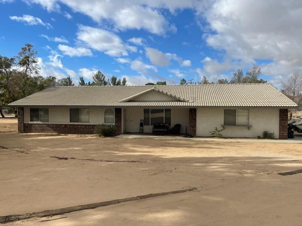18915 Seneca Rd, Apple Valley, CA 92307