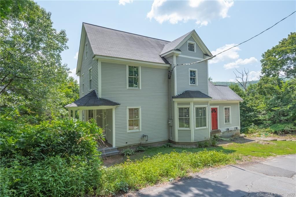 1 Fairview Ave, Naugatuck, CT 06770