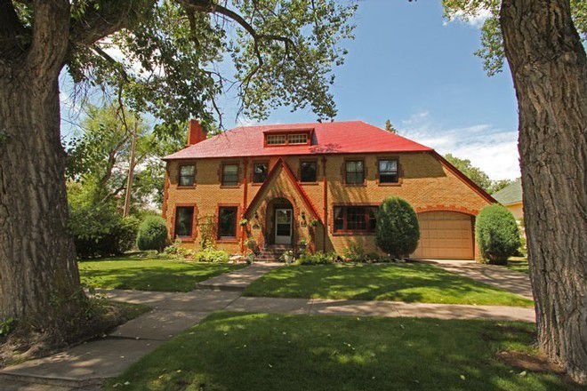 2814 Carey Ave, Cheyenne, WY 82001