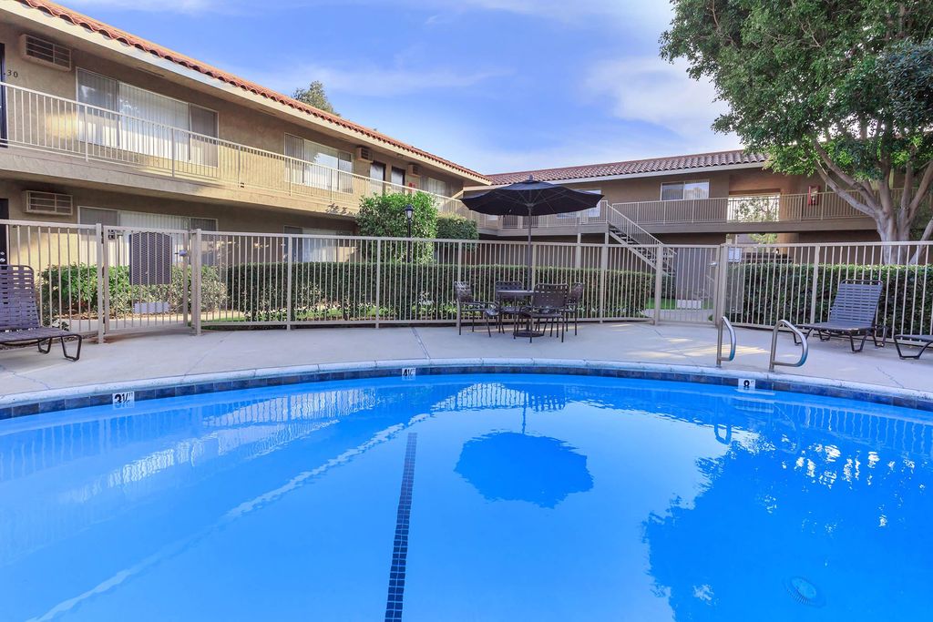230 E Chapman Ave, Placentia, CA 92870