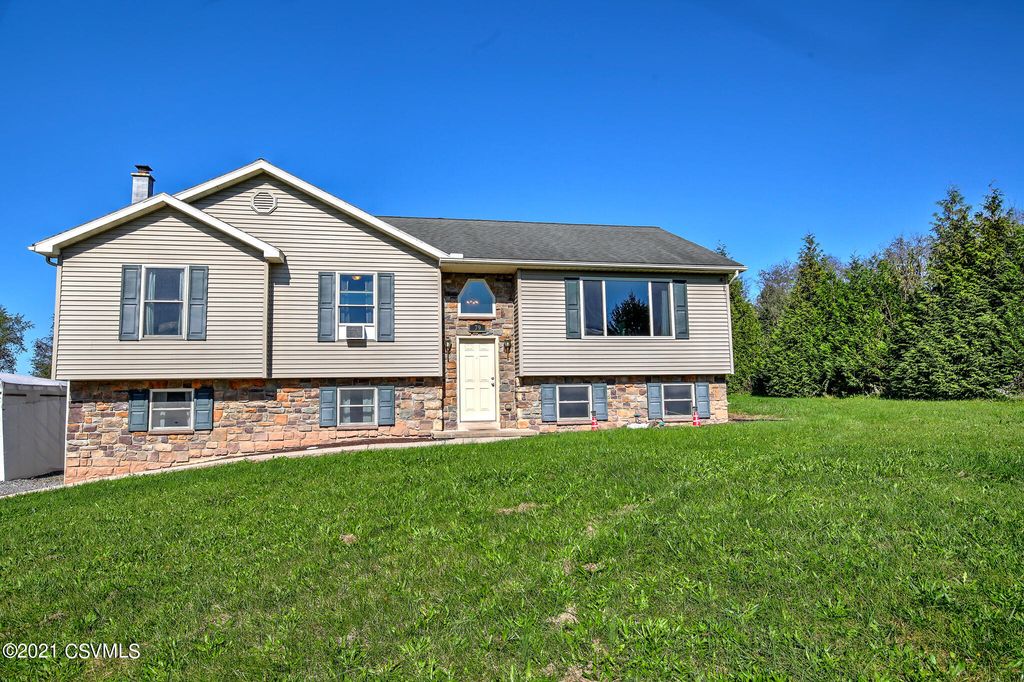 79 Moser Ln, Lewisburg, PA 17837