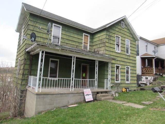 424 3rd Ave, Johnsonburg, PA 15845
