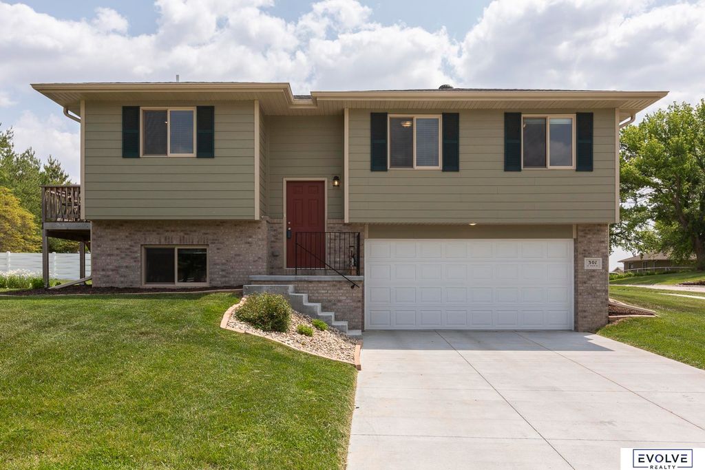 301 E Park St, Weeping Water, NE 68463 Trulia