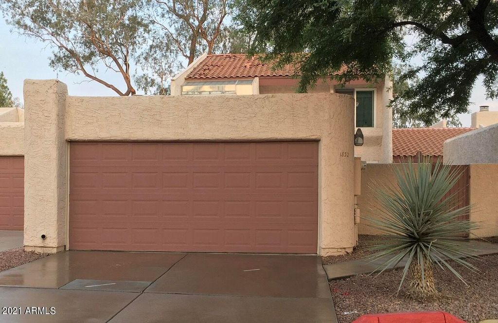 1832 S River Dr, Tempe, AZ 85281