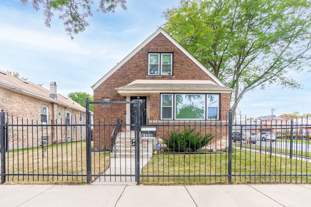 8500 S Oglesby Ave, Chicago, IL 60617