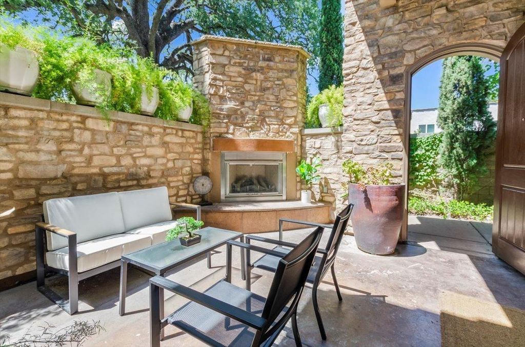 2430 Pavilions Place Ln 501 Sacramento Ca 95825 Trulia 2430 Pavilions Place Ln 501, Round Table 95825