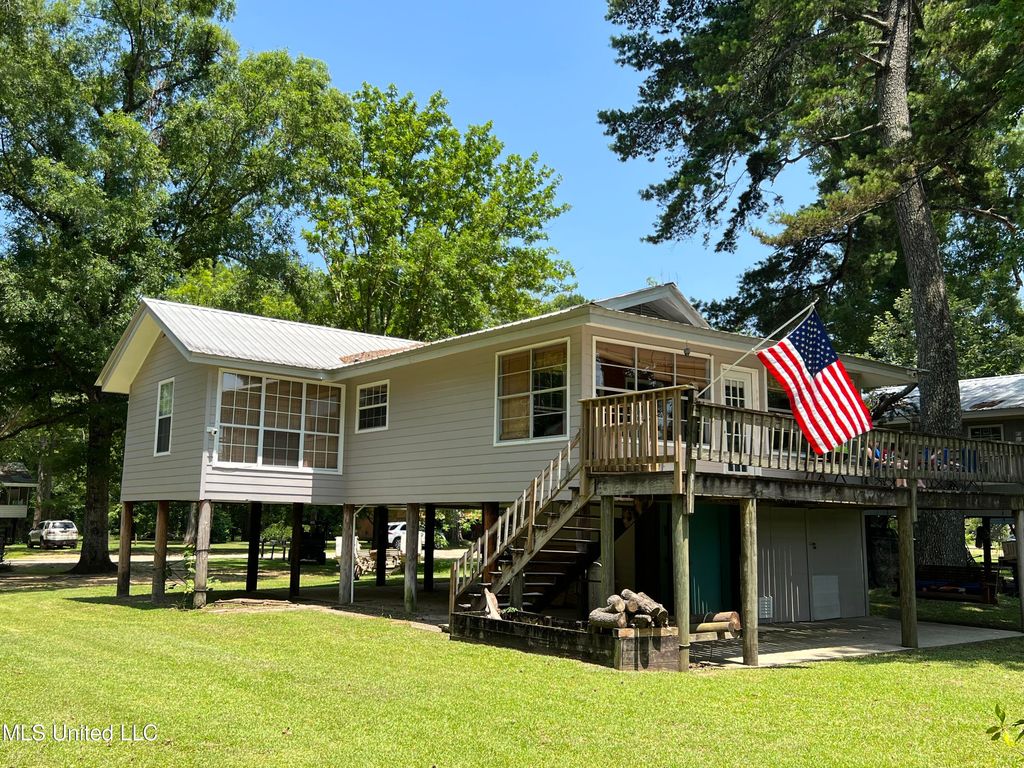 124 Plum Bluff Rd, Lucedale, MS 39452