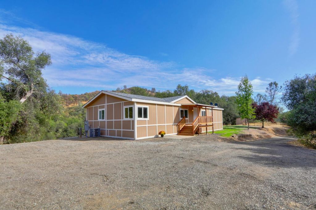 11389 Peoria Rd, Browns Valley, CA 95918