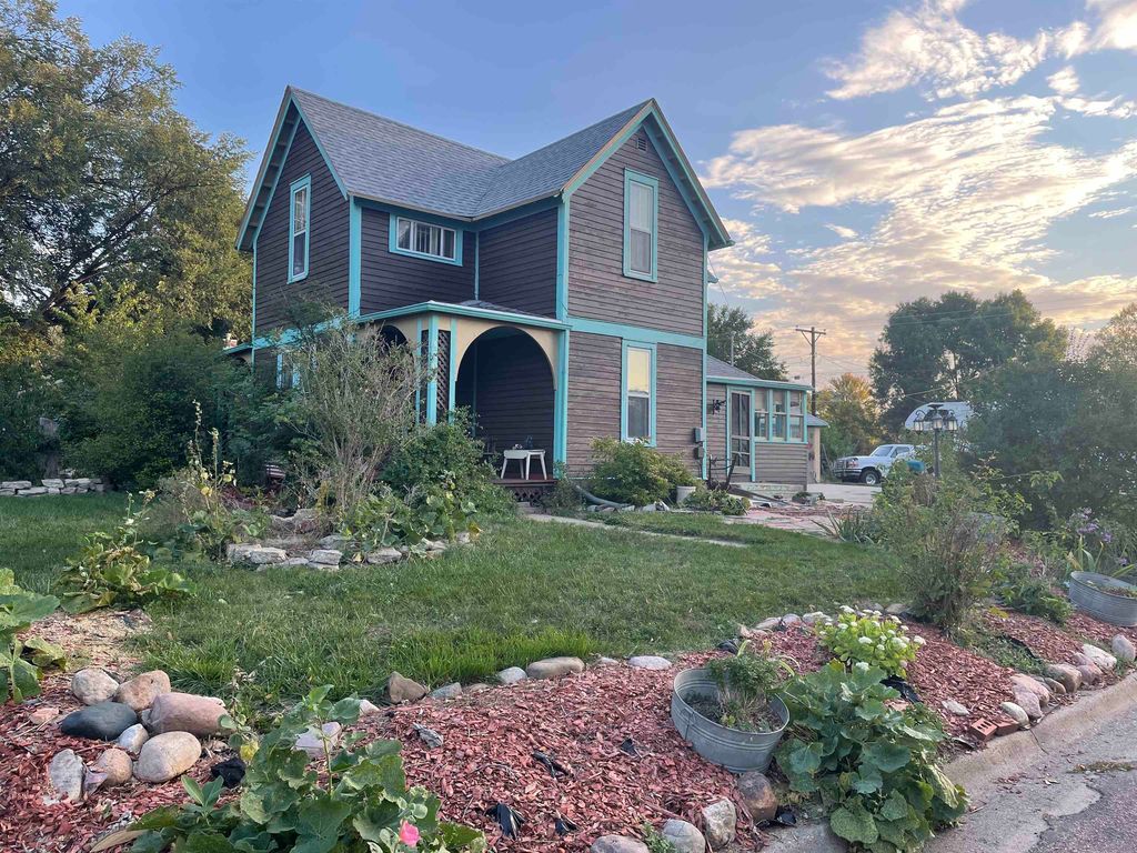 1702 Douglas Ave, Yankton, SD 57078 Trulia