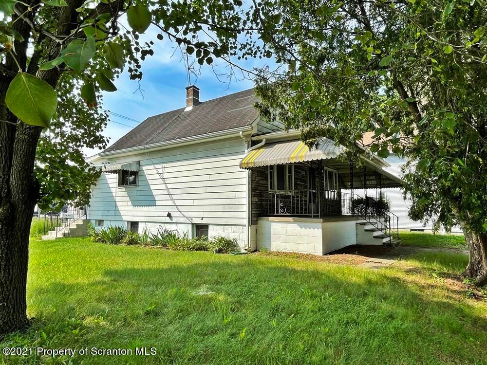 357 N Main St, Taylor, PA 18517