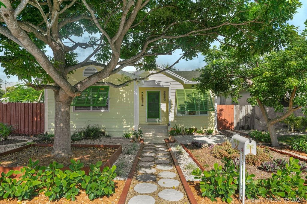 1101 N M St, Lake Worth, FL 33460