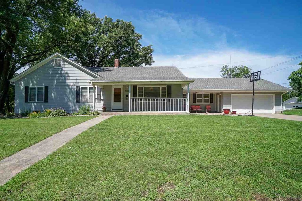 903 10th St, Clay Center, KS 67432 Trulia