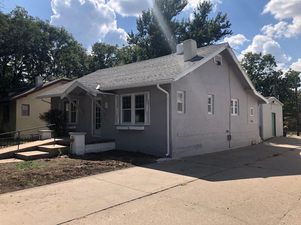 435 N Chautauqua Ave, Wichita, KS 67214