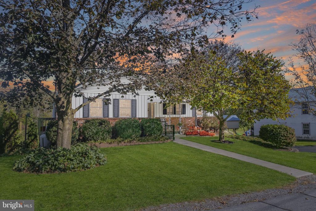 109 Rainlo St, State College, PA 16801