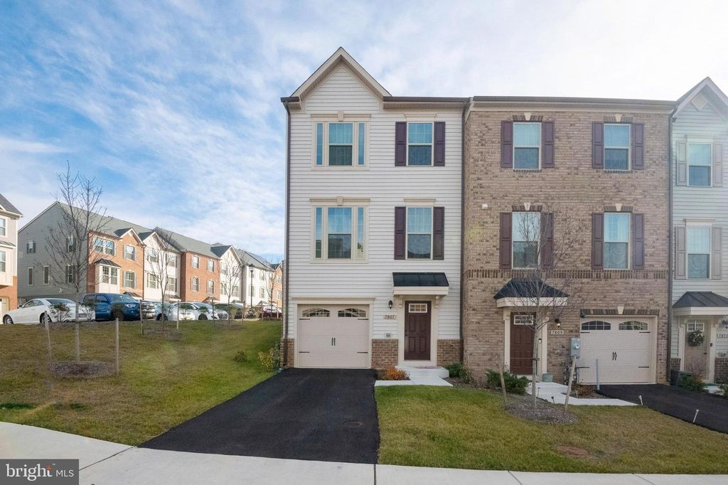 7807 N Seneca Ridge Ln, Hanover, MD 21076