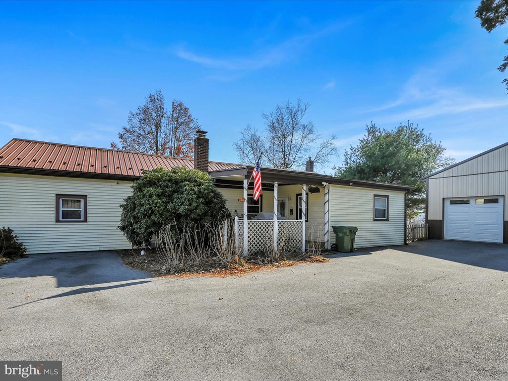 115 High St, Pine Grove, PA 17963 See Est. Value, Schools & More