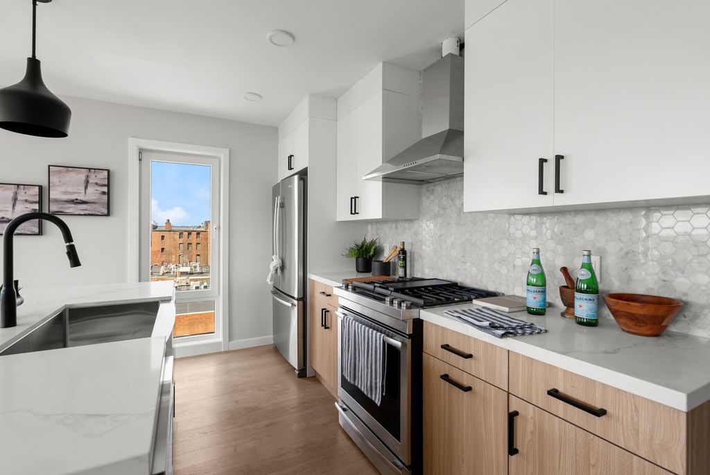 457 W Broadway #202, Boston, MA 02127
