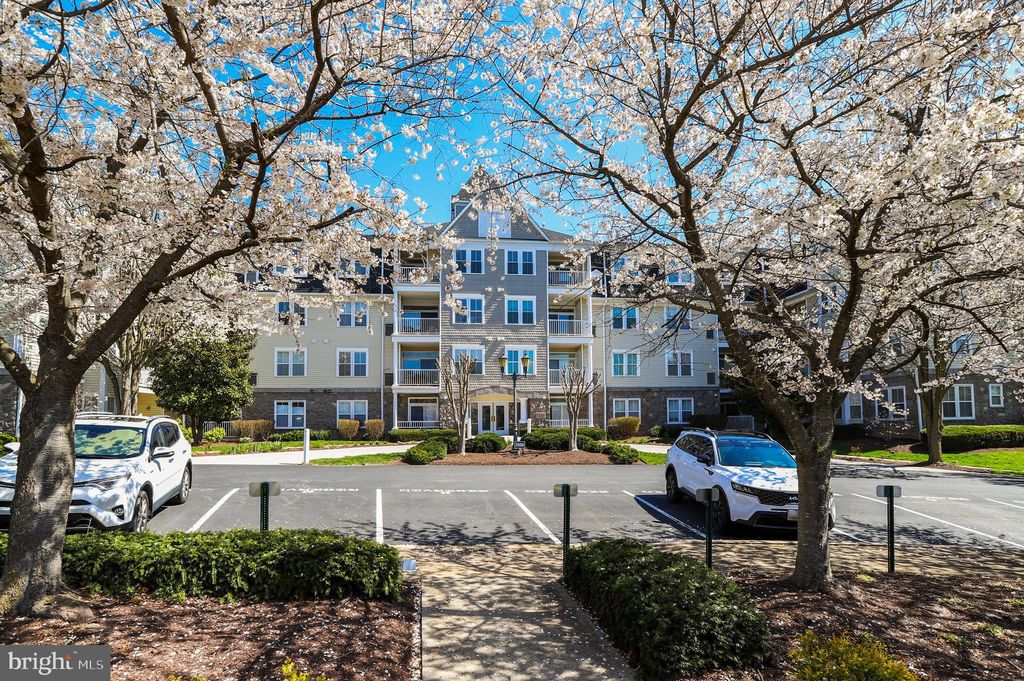 2500 Waterside Dr #415, Frederick, MD 21701