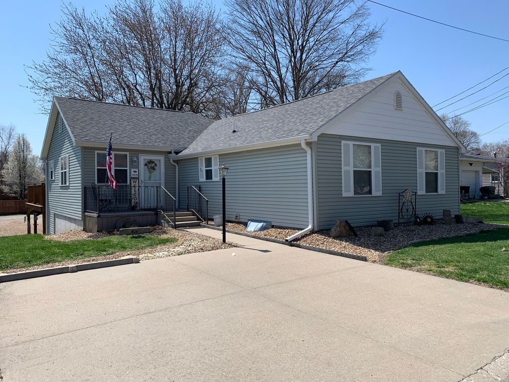 404 E High St, Marshall, MO 65340 3 Bed, 3 Bath SingleFamily Home