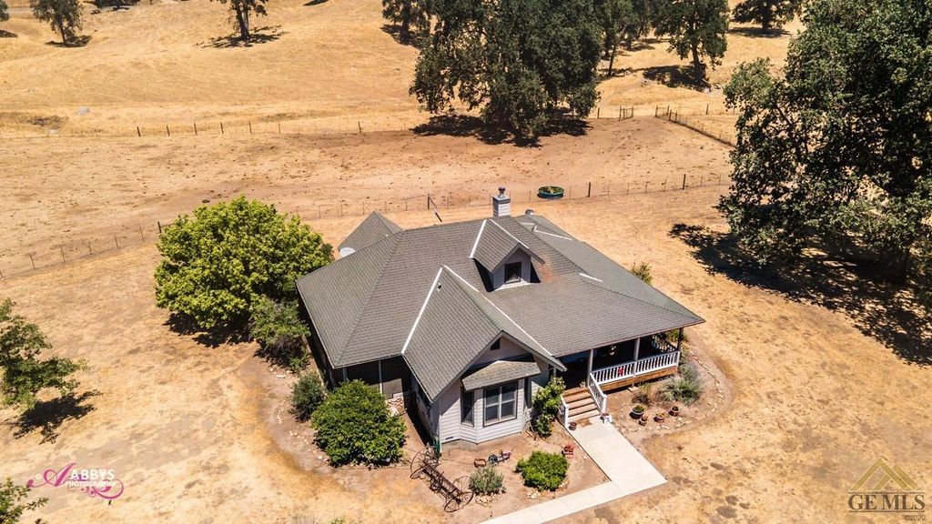 902 Pascoe Rd, Glennville, CA 93226 3 Bed, 2 Bath SingleFamily Home