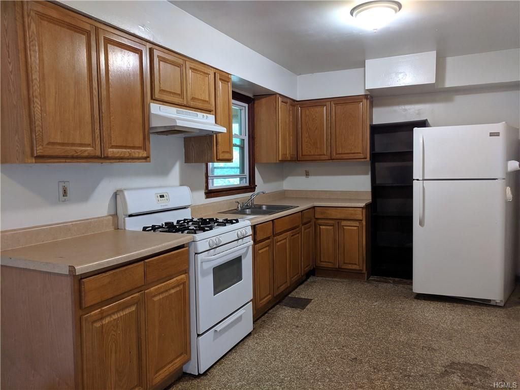 6 Rocky Ln, New Windsor, NY 3 Bed, 1 Bath SingleFamily Home 19 Photos Trulia