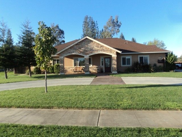 1880 Aloha St, Red Bluff, CA 96080