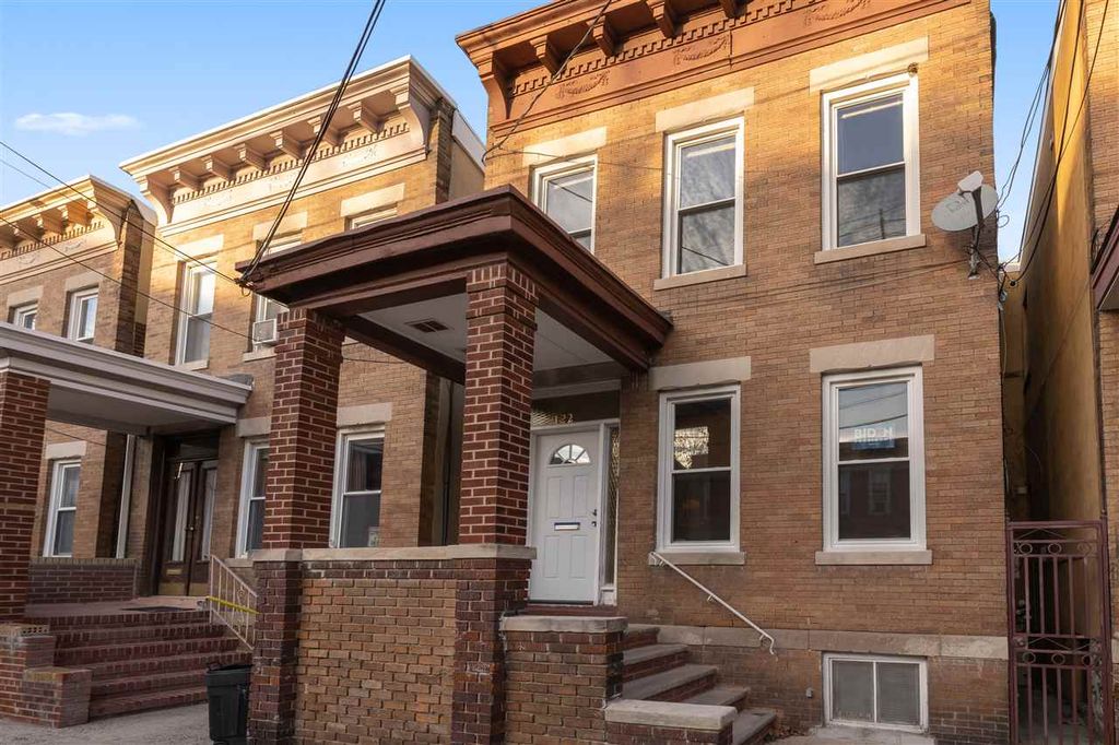 122 57th St, West New York, NJ 07093 4 Bed, 2 Bath MultiFamily Home MLS 202026380 15