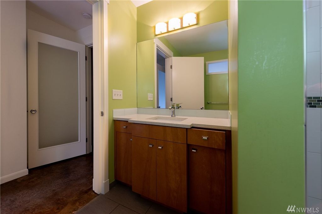 7751 Seward Park Ave S, Seattle, WA 4 Bed, 3 Bath Single