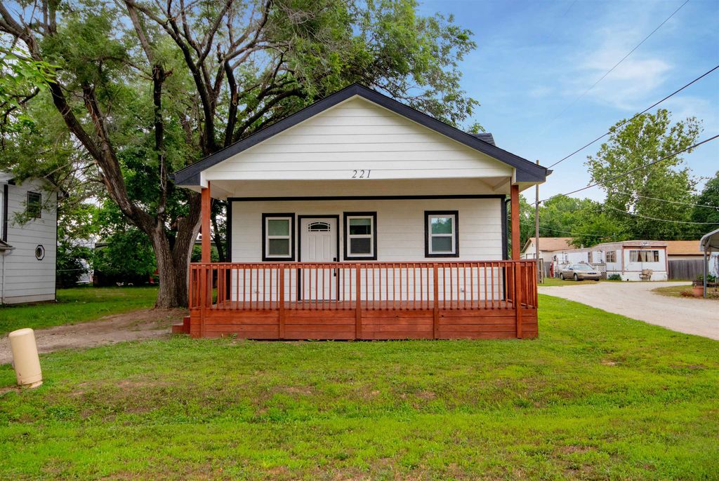 221 E 7th Ave, Belle Plaine, KS 67013 MLS 640114 Trulia