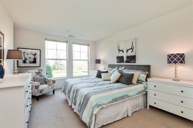 7757 Van Buren St #415, Forest Park, IL 60130