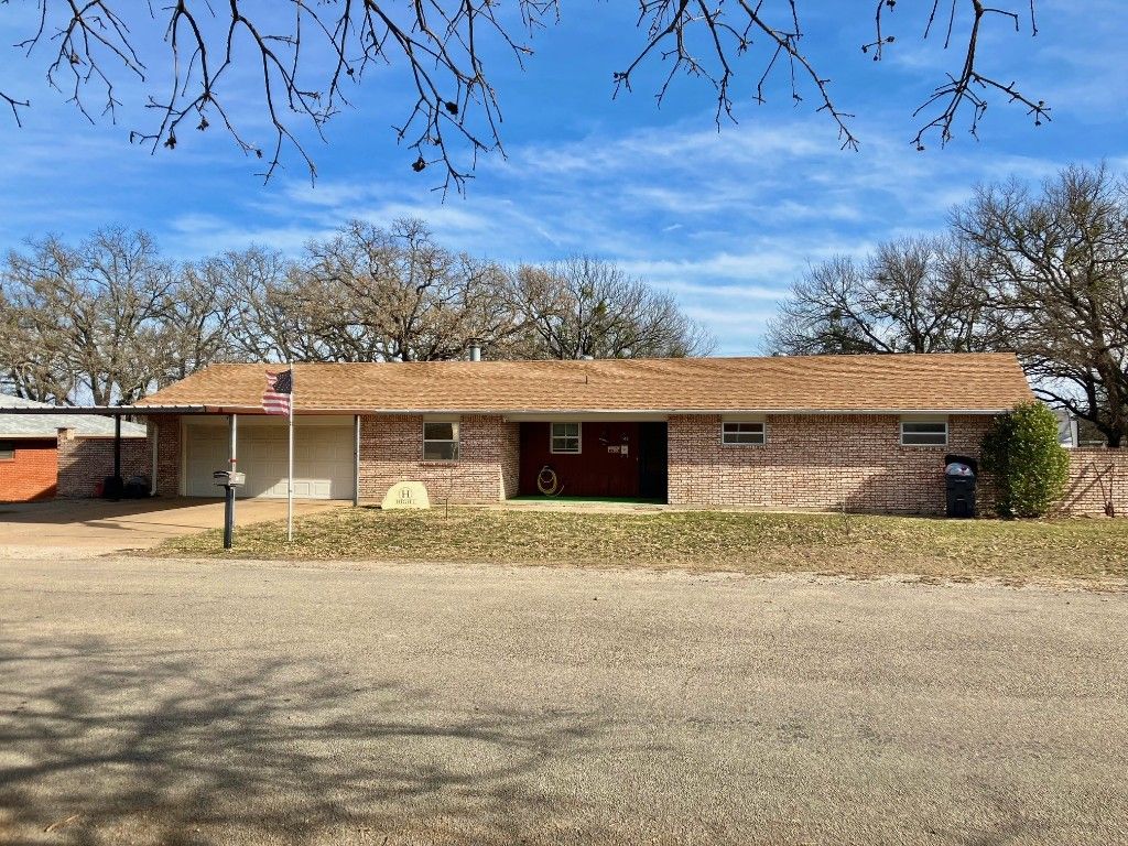 141 N Mohon St, De Leon, TX 76444 Trulia