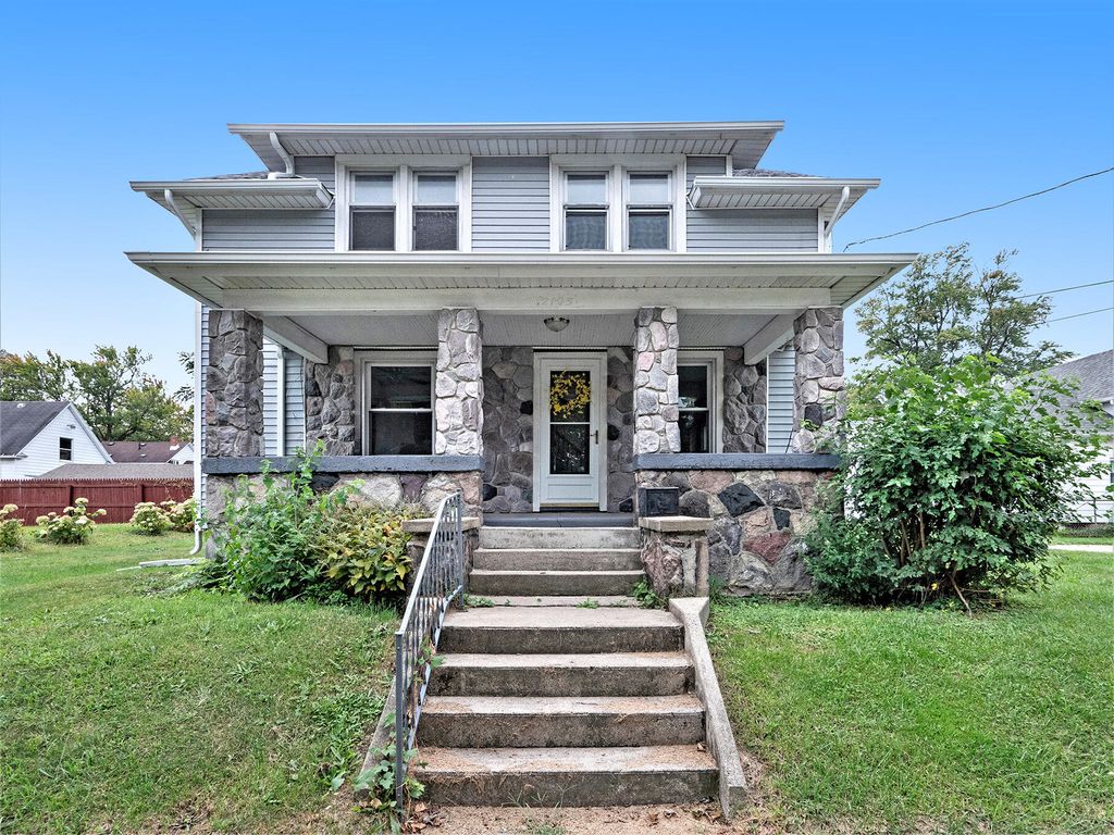 2105 Leroy St, Jackson, MI 49202