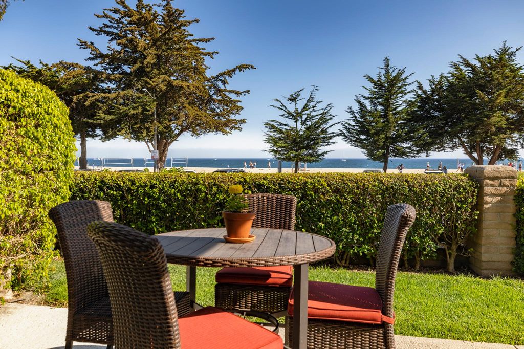 655 Del Parque Dr, Santa Barbara, CA 93103