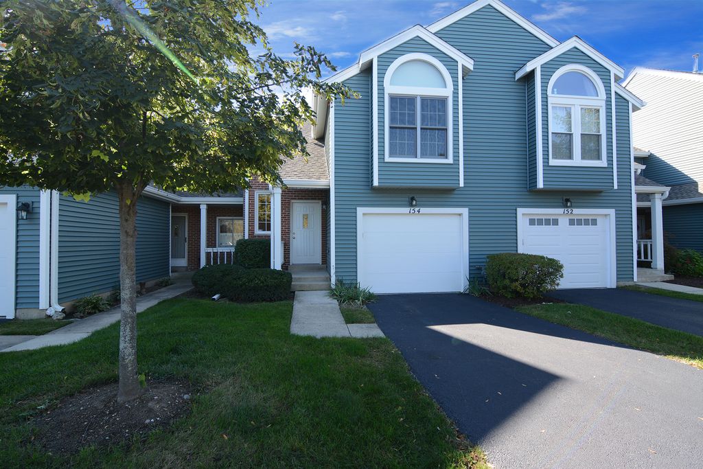 154 E Epson Ct, Bloomingdale, IL 60108