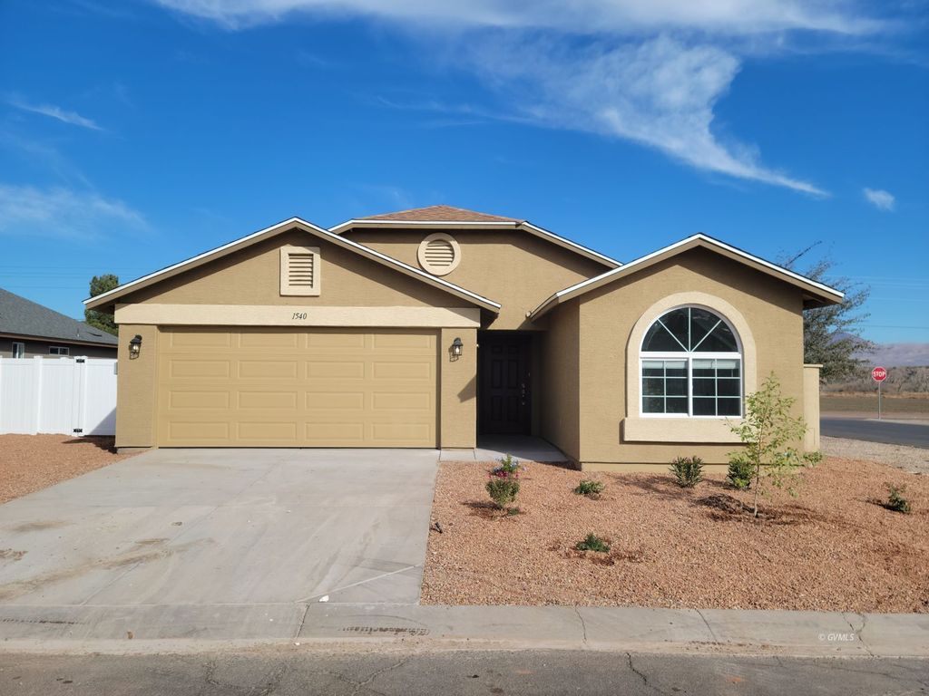 1540 E Stratford Dr, Safford, AZ 85546