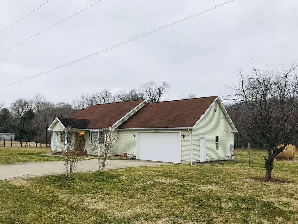 341 Tipton Ln, Stout, OH 6 Bed, 2 Bath SingleFamily Home 46 Photos