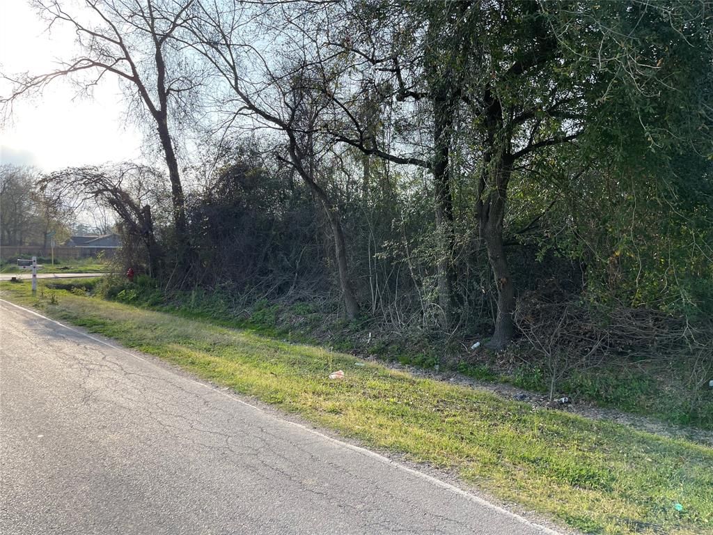 Forest Trail Dr, Channelview, TX 77530